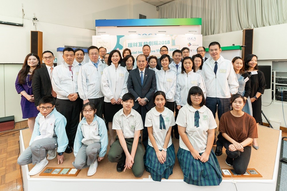 Photo_with_students-1676018973.jpg